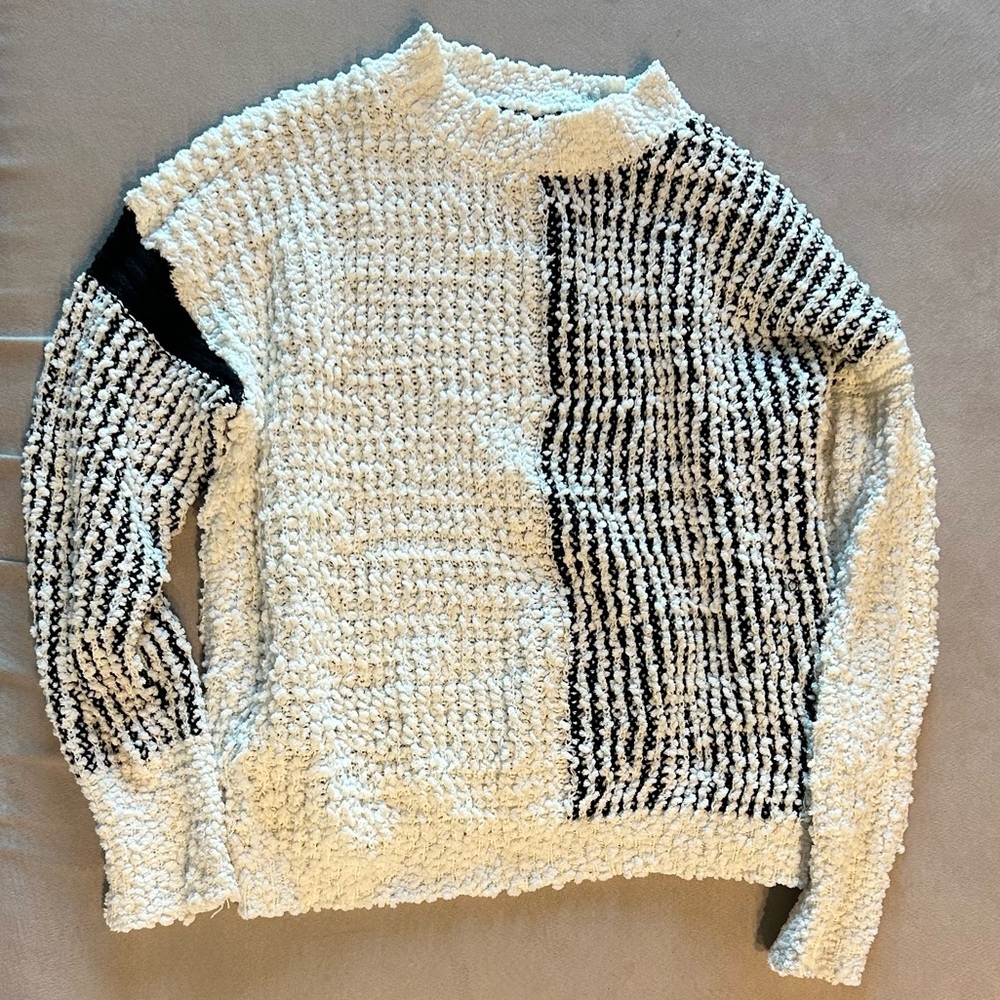 Bobeau Colorblock Sweater - Picture 2 of 4